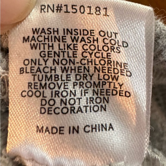 Grayson/Threads ‘Happy’ Short Sleeved Sweatshirt- Medium - Picture 4 of 6